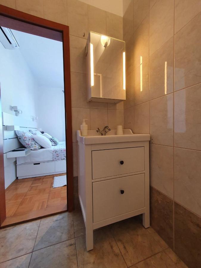 Room Novakovic Biograd Na Moru Εξωτερικό φωτογραφία